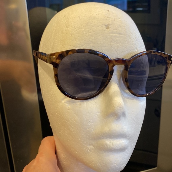 Cat.3 sunglasses in great condition - Picture 1 of 10
